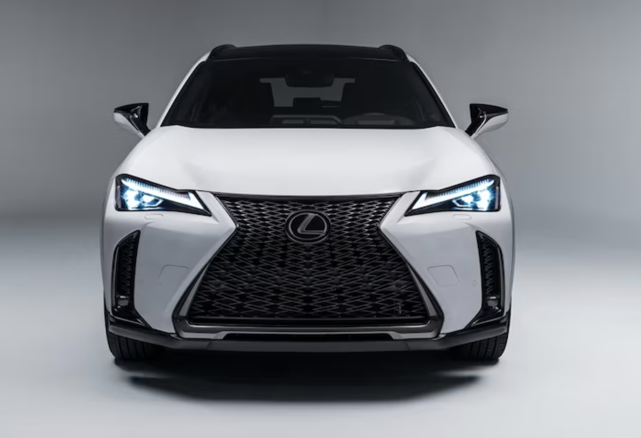 Гибридный Lexus UX 2025 года