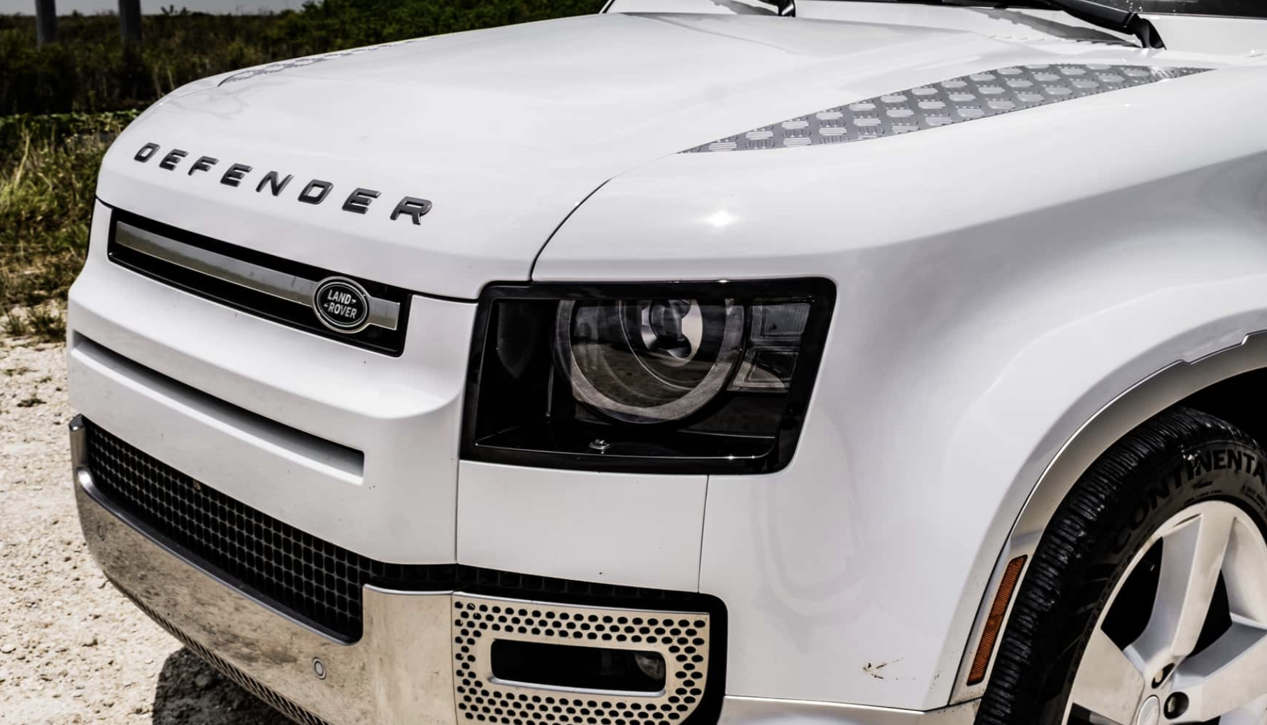 Land Rover Defender 130 модель 2023 года