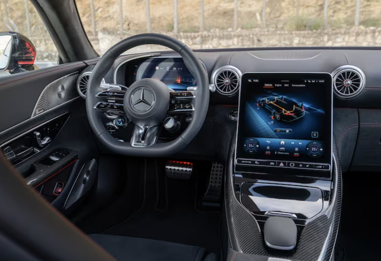 Mercedes-AMG против Tesla